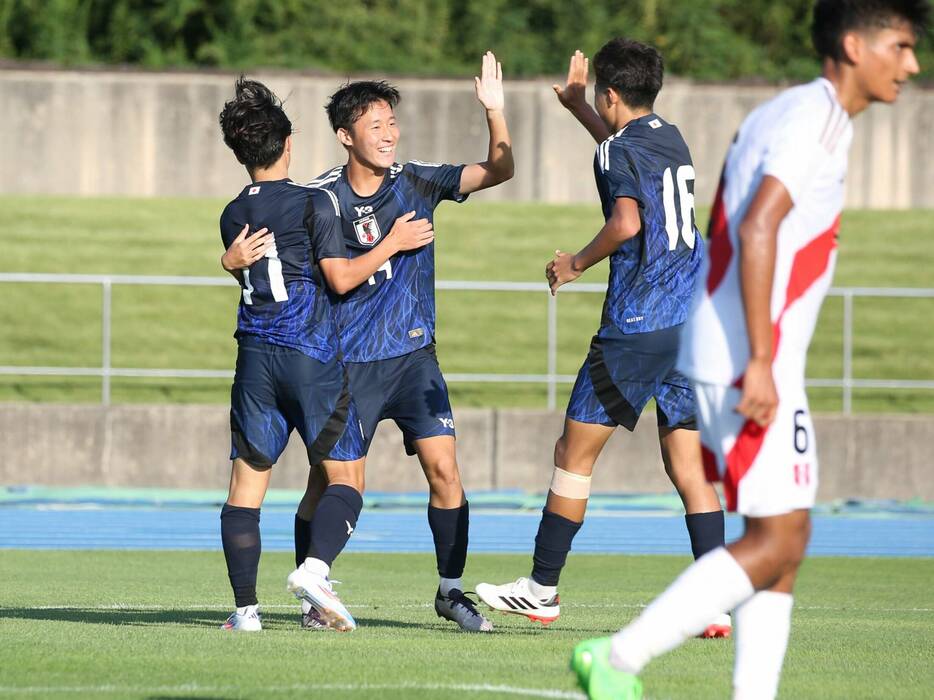 後半3分、U-18日本代表FW前田勘太朗(横浜FCユース)が先制ゴール(Taro YOSHIDA)