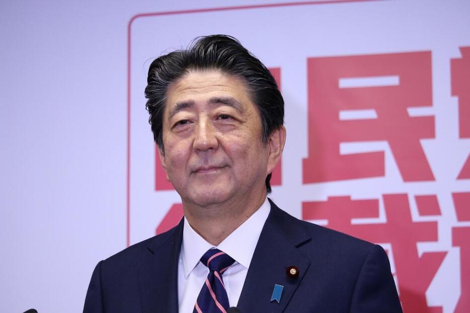 安倍首相が自民党総裁に連続3選