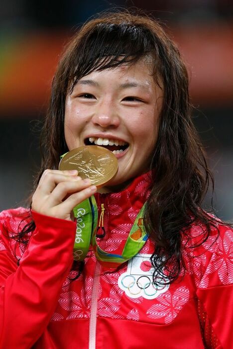 登坂絵莉が逆転で金メダルに輝き、日本に勢いをもたらした（写真：田村翔/アフロスポーツ）