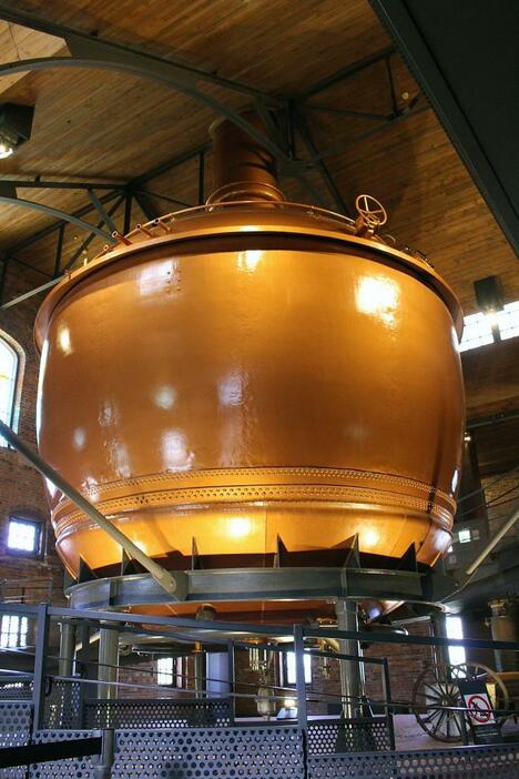 日本では現存する唯一の銅製の煮沸釜