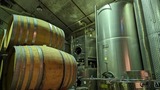 サンクゼールの自社ワイナリー。自社の畑で育てたぶどうからワインを造り、飯綱町の名産品であるりんごからシードルやブランデーを造っている（写真：記者撮影）