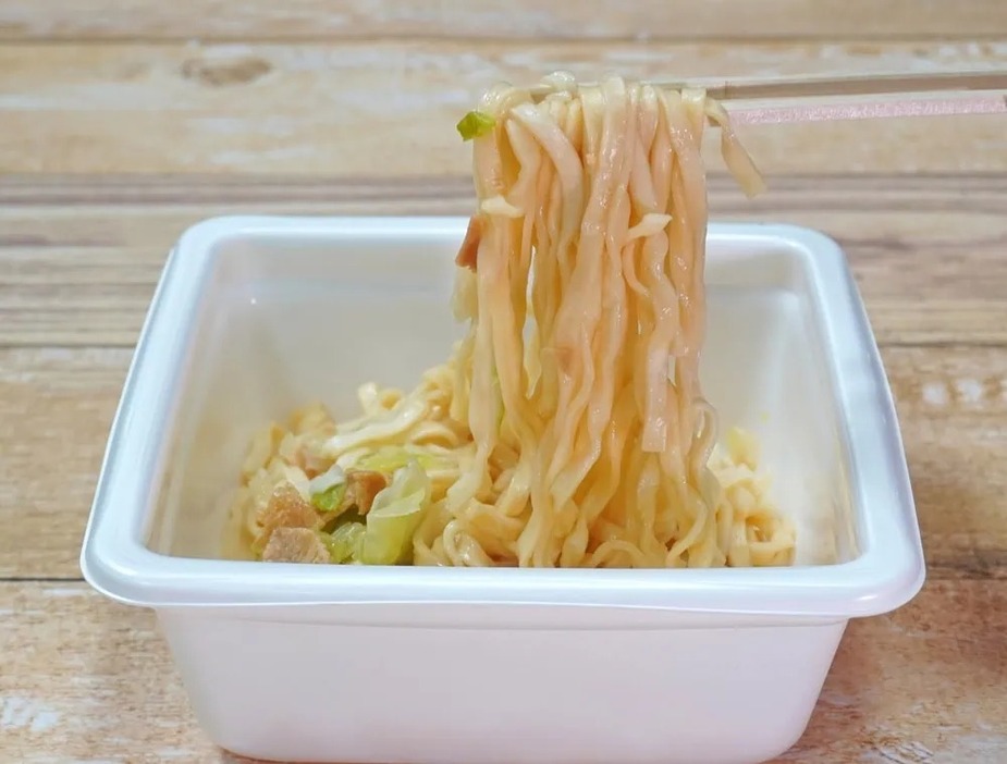 グルメライターが5月前半に食べて良かった「汁なしカップ麺」ベスト3