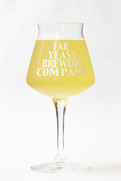 自社醸造所製造の「Far Yeast White」（800円）