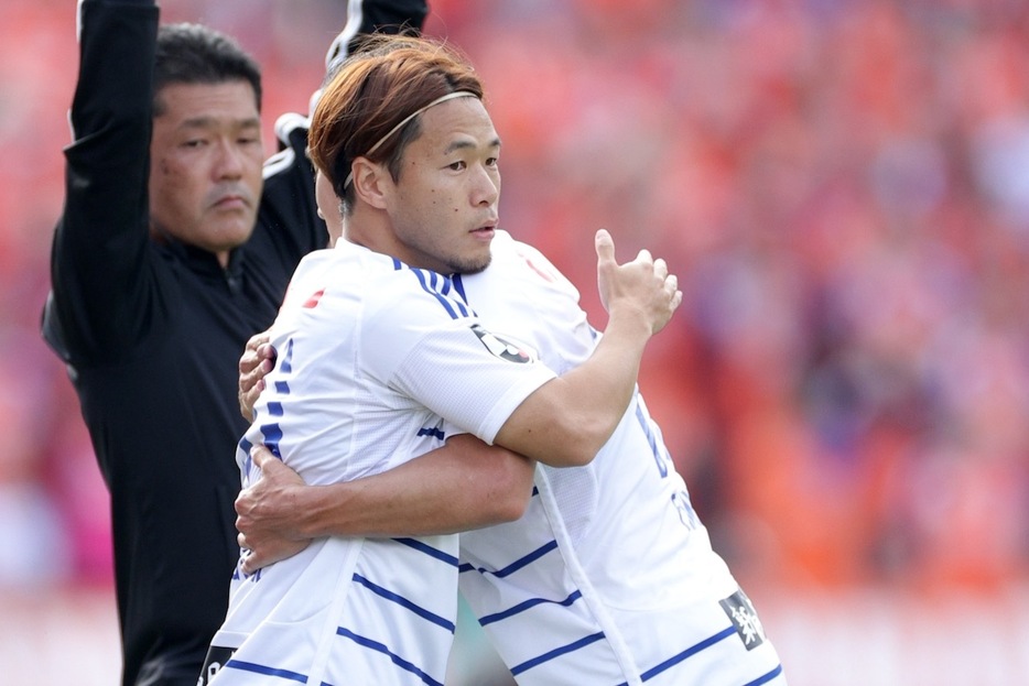 堀米悠斗が10試合ぶりの復帰。勝利の瞬間をピッチで迎えた（写真◎J.LEAGUE）