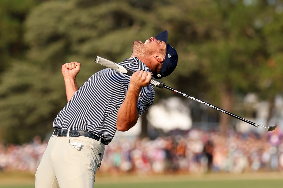 雄たけびを上げたデシャンボー選手（写真：Getty Images）