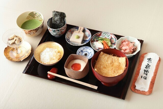 蕎麦屋のおとなの朝ごはん