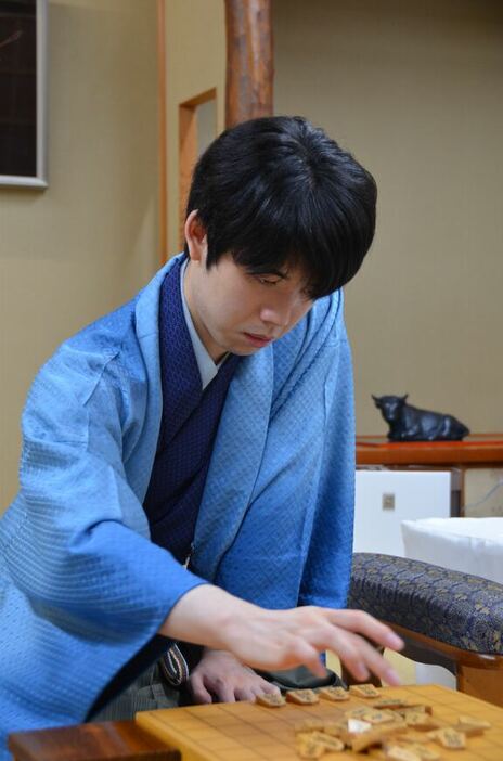 藤井棋聖は「序盤は手探りだったが中盤以降は攻めをつなげることができた」と手ごたえを口にした（提供：日本将棋連盟）