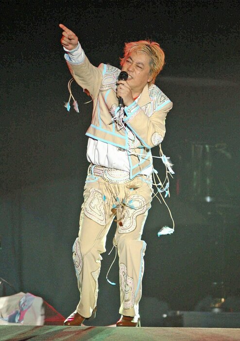 2008年、沢田研二が還暦を迎えたときに行われたライブ「人間60年・ジュリー祭り」。全80曲を歌い上げた。そして、現在も精力的にライブを続けている