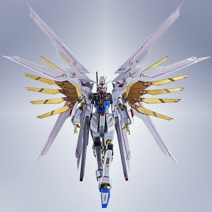 「機動戦士ガンダムSEED FREEDOM」のプラウドディフェンダーのフィギュアとエフェクトパーツのセット「METAL ROBOT魂＜SIDE MS＞ プラウドディフェンダー＆エフェクトパーツセット」（c）創通・サンライズ