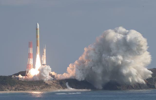 今年2月に種子島宇宙センターから打ち上げられたH3ロケット2号機＝朝日新聞社