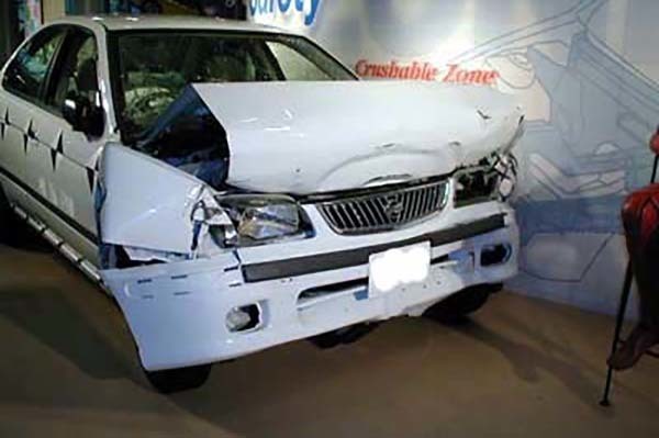 一般的に減額の対象となる“修復歴車”は、「交通事故やその他の災害により、自動車の骨格等に修復歴のあるもの」とされる（画像：日本自動車査定協会）。