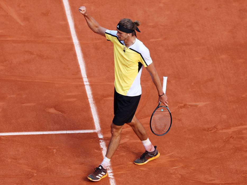 「フレンチ・オープン」（フランス・パリ）の男子シングルス決勝でセットカウント2-1とリードしたアレクサンダー・ズベレフ（ドイツ）（Getty Images）