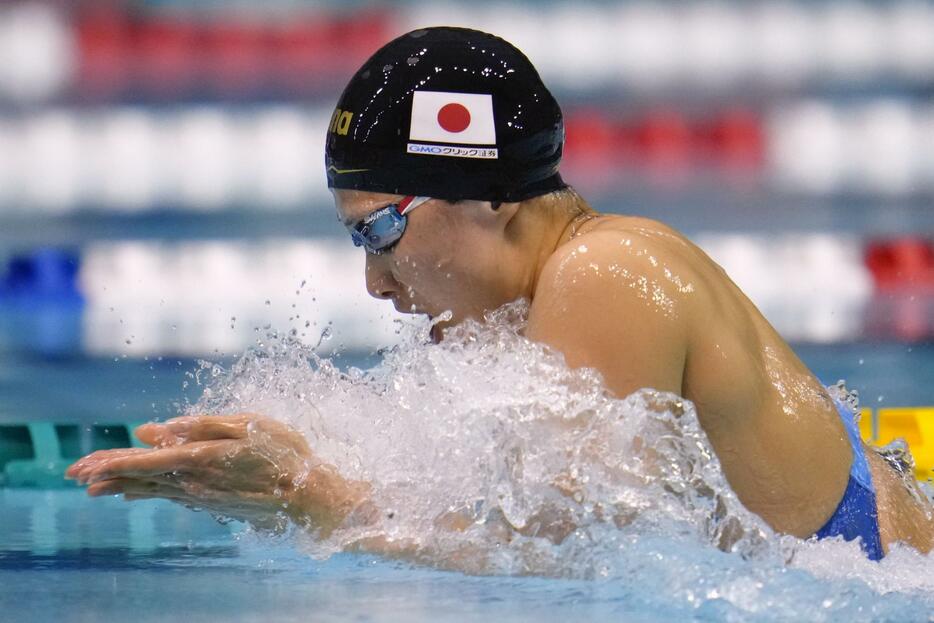女子200メートル平泳ぎ　力泳する鈴木聡美＝相模原市