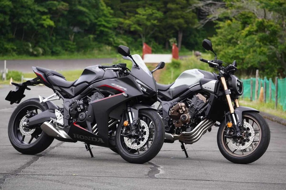 CBR650R E-クラッチ（左）と同時発売の兄弟車CB650R E-クラッチ（右）