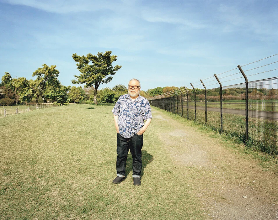 「僕が住んでたのは駅前。この公園は昔は米軍も使う飛行場で、周りに輸出向けの洋服屋がたくさんあったんだ。よく、縦切りポケットのコットンパンツやウェスタンシャツを探したよ。」