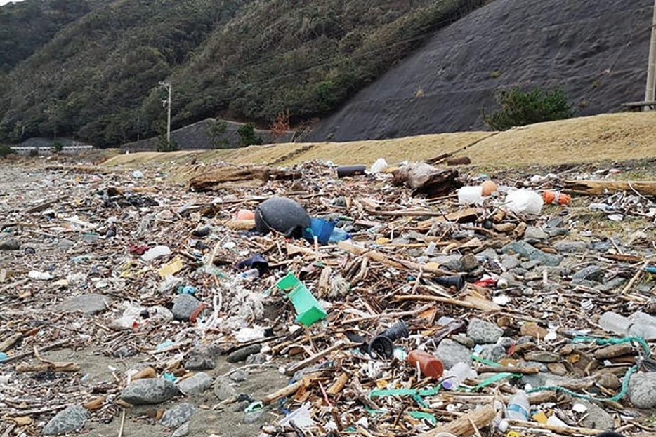 プラスチックを"悪"と捉えるのではなく、 "使い過ぎ"や"一度使ってすぐに捨てる"という現状に向き合うことが大事だと田所さんは想いを込める