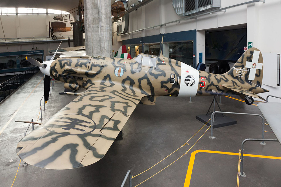 イタリア ミラノのレオナルド・ダ・ヴィンチ国立科学技術博物館に収蔵されているマッキ MC.202フォルゴーレ。ブレーダ社で製造された機体