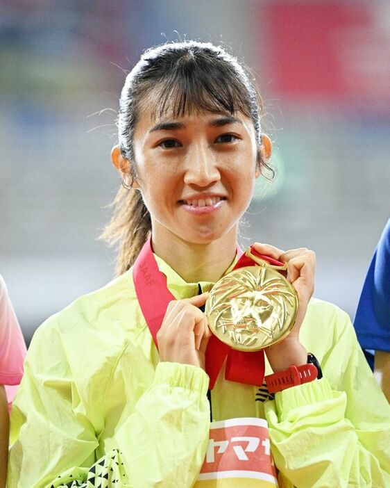 田中希実選手が1500ｍで大会5連覇を達成し、パリ五輪出場を決める(写真：松尾/アフロスポーツ)