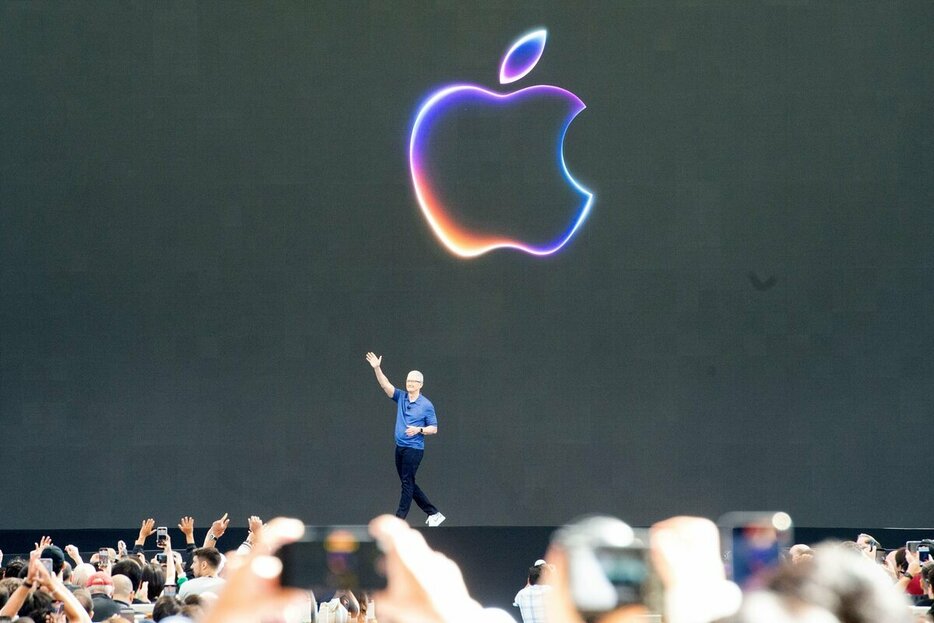 米アップルは6月10日、iPhoneに生成AIを搭載すると発表した（写真：picture alliance／アフロ）