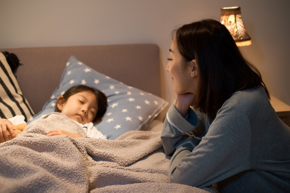 子どもに早寝早起きの習慣を身に付けさせるには？