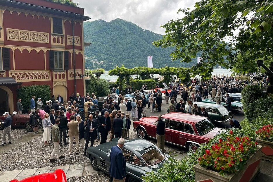 コモ湖で開催される「コンコルソ デレガンツァ ヴィラ デステ」は、ヨーロッパで最も華やかな自動車イベントであり、自動車ファンのためだけのものではない。