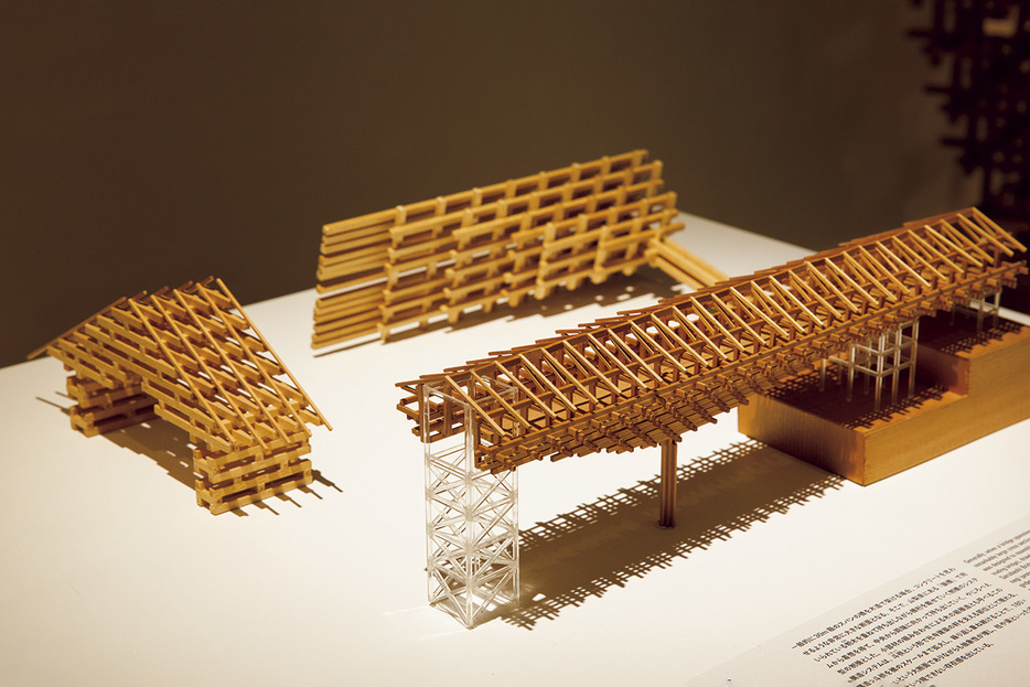 〈WHAT MUSEUM〉で開催中の『感覚する構造 –法隆寺から宇宙まで–』より、《梼原 木橋ミュージアム 雲の上のギャラリー》（設計：隈研吾）。