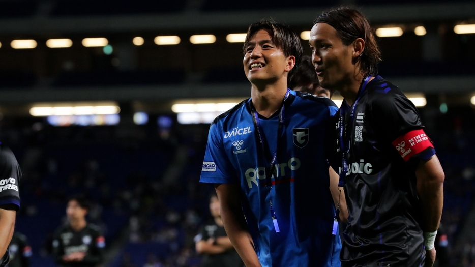 G大阪を4連勝に導いたFW宇佐美貴史とMF山田康太(C)J.LEAGUE