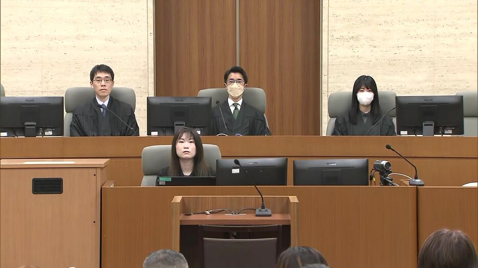 浩子被告は初公判で無罪を主張