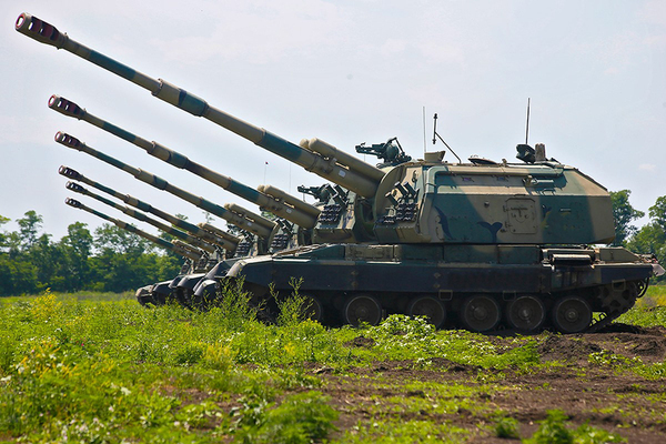 2S19「ムスタ-S」152mm自走榴弾砲（画像：ロシア国防省）。
