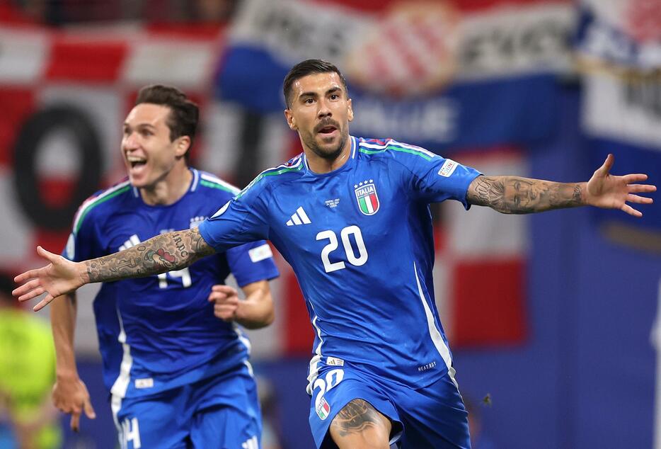 土壇場でゴールを決め、イタリアを救ったザッカーニ（写真◎Getty Images）