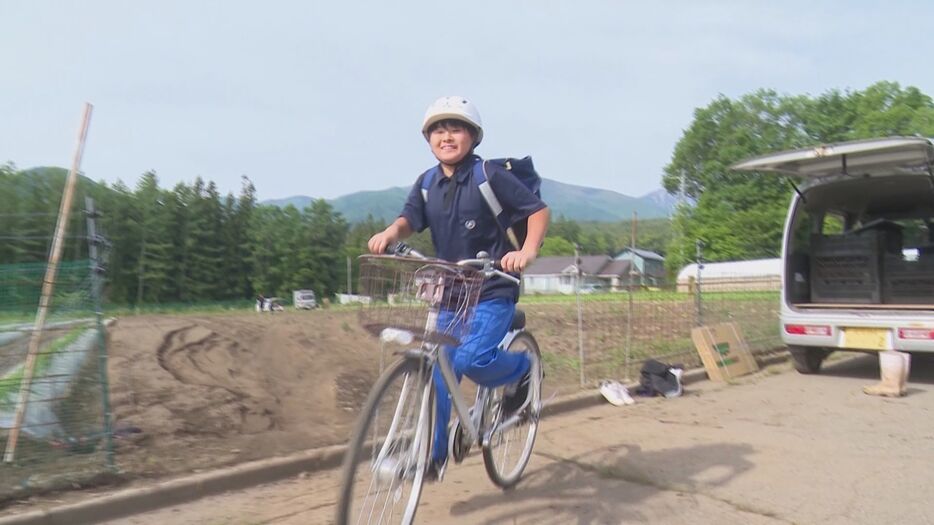 畑から自転車で登校