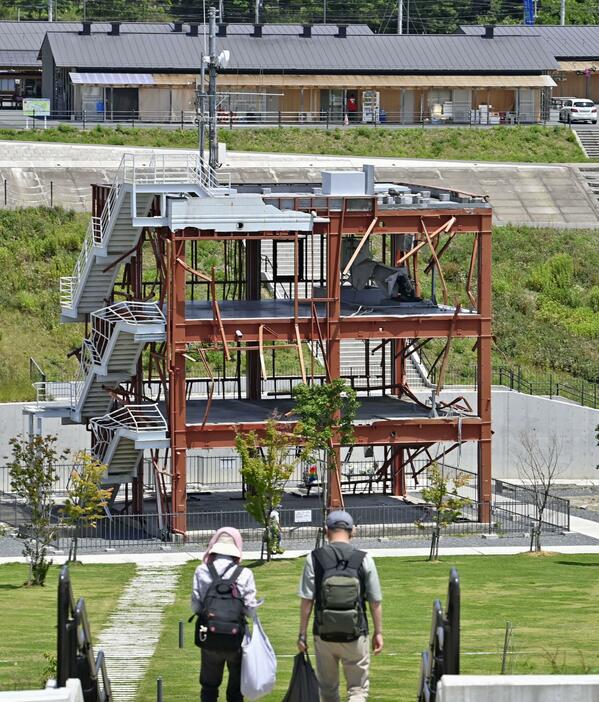 宮城県南三陸町の旧防災対策庁舎＝10日