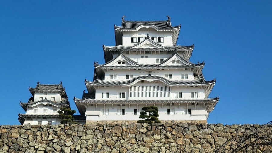 外国人観光客の入城料金の値上げが検討されている姫路城　※画像は姫路城運営事務所の公式Ｘ『@himejijo_ops_o』より