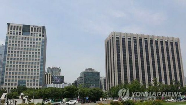 韓国外交部の庁舎（左、資料写真）＝（聯合ニュース）