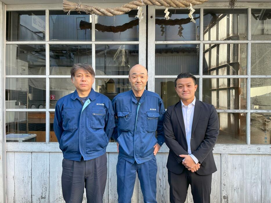 昨年10月に群馬県の酒蔵「龍神」を視察した本田社長（右）と、その際に案内した同酒蔵杜氏の堀越さん