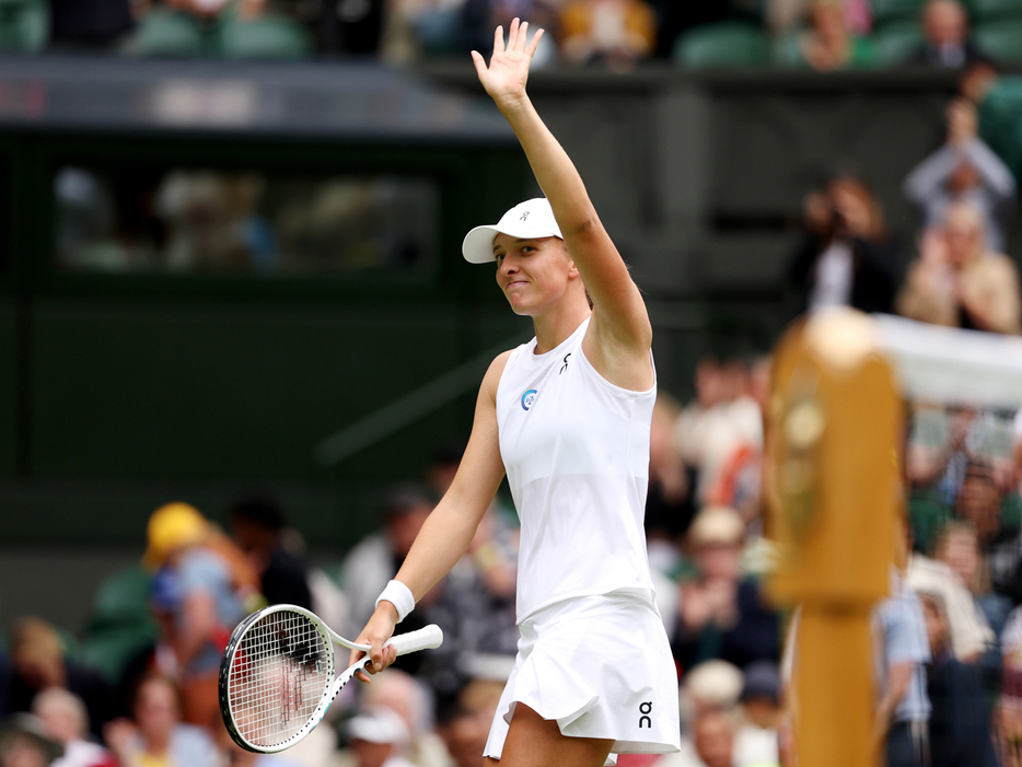 写真は2023年ウインブルドン（イギリス・ロンドン）でのイガ・シフィオンテク（ポーランド）（Getty Images）