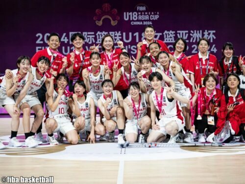 銅メダルを獲得したU18女子日本代表［写真］＝fiba.basketball