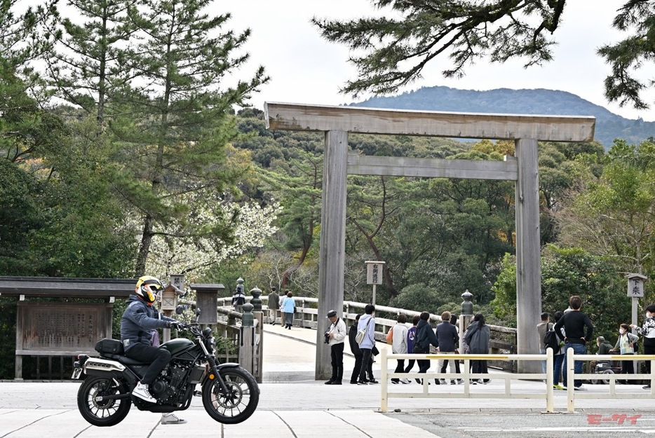 2033年に式年遷宮を行う伊勢神宮。『おかげ参りツーリング』は交通安全を祈願しつつ、日本の伝統文化の継承・興隆を目指し、式年遷宮までの10年間連続で開催される予定