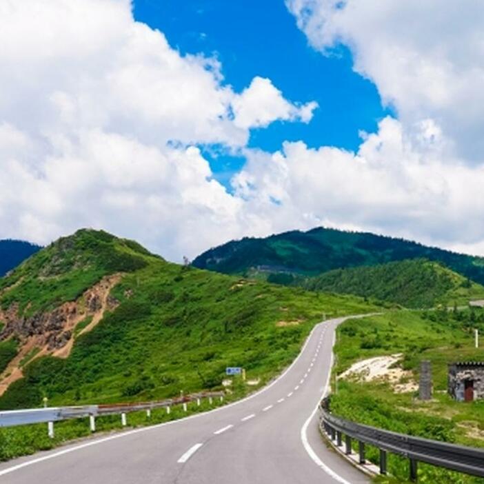 ここはどこ？まるで日本じゃないみたいな絶景道路も！