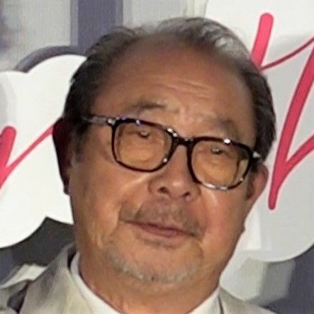 80歳・誕生日の祝福を受けた平泉成さん