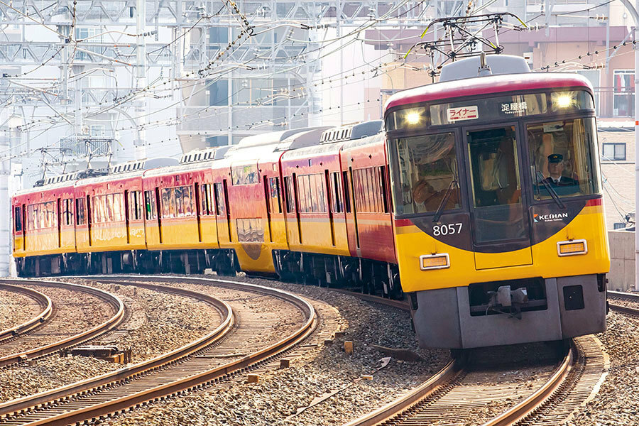 京阪電鉄の全車両座席指定「ライナー」