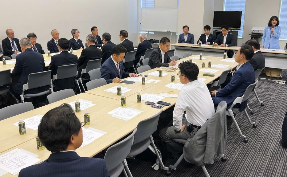 自民党の「地域金融議員連盟」の設立総会＝20日午前、国会