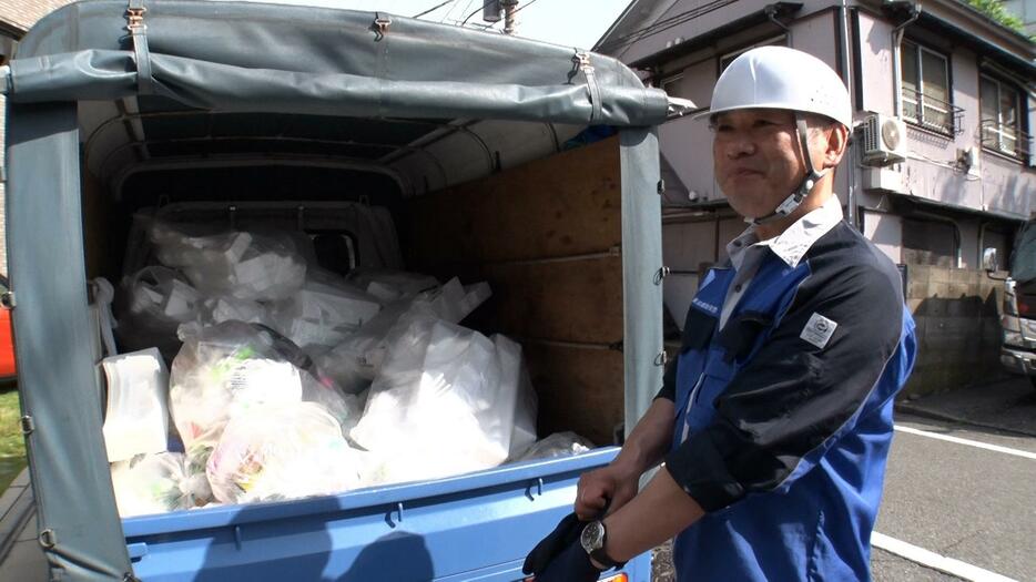 開始5分で収集車の荷台の大半が埋まってしまった