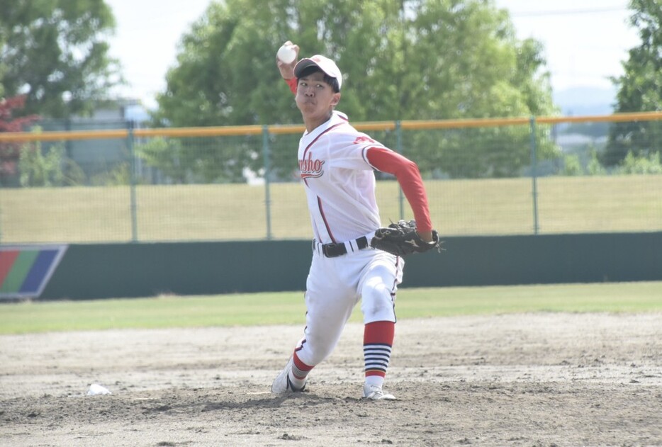 東北大会決勝では2番手で登板した狩野友哉投手（1年）も粘投した