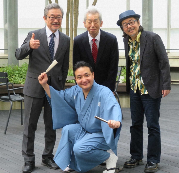 ジャズとのコラボステージに意気込む講談師の玉田玉秀斎（前列）とジャズバンドメンバーの（後列左から）神田芳郎、上場正俊、畑ひろし　　　　　　　　　　　　　　　　　　　　　　　　　　　　　　　