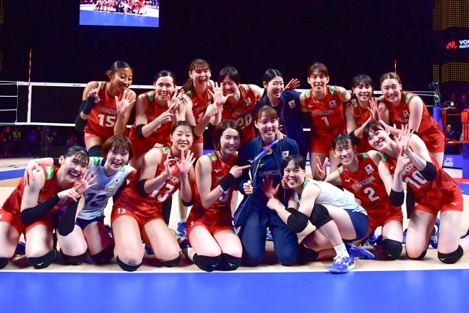 NL１次ラウンドで６勝２敗と好調の日本女子代表。最新世界ランキングはアジアトップの６位だ。(C) Volleyball World