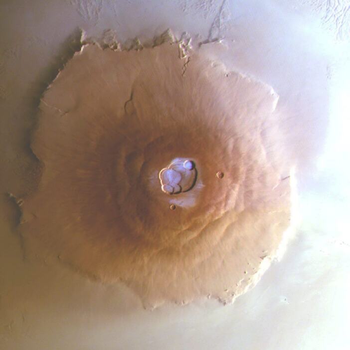 火星探査機「Mars Express」の高解像度ステレオカメラ「HRSC」で2022年11月30日に撮影された火星のオリンポス山