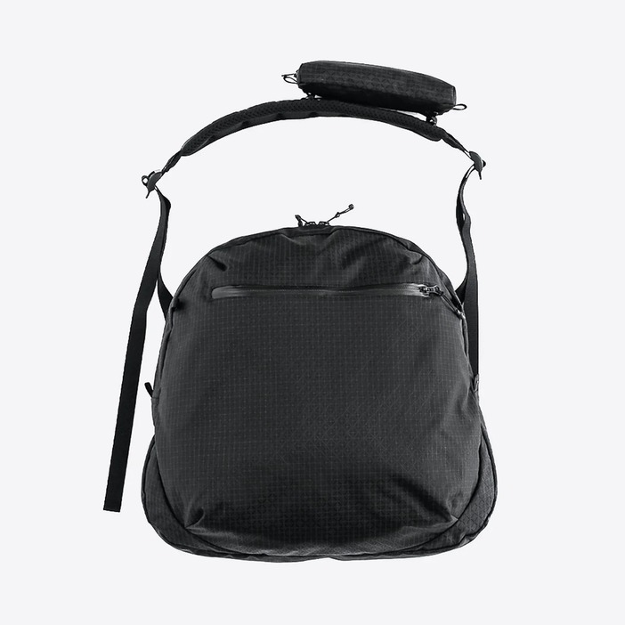 Commute Pack B-Grid ¥20,900 サイズ：W39×D15×H38cm