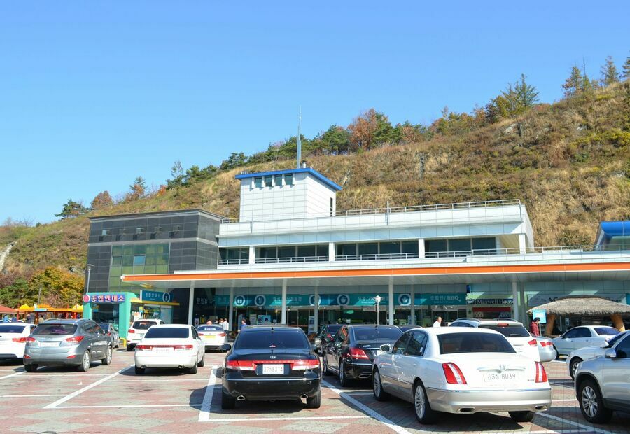 高速道路のサービスエリアは韓国では休憩所（ヒュゲソ）と呼ばれる