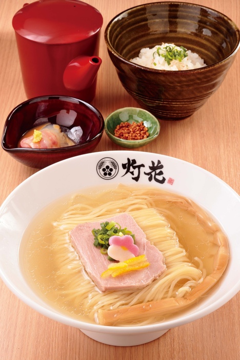 鯛塩らぁ麺 胡麻鯛茶漬けセット 1485円(平日は1463円)